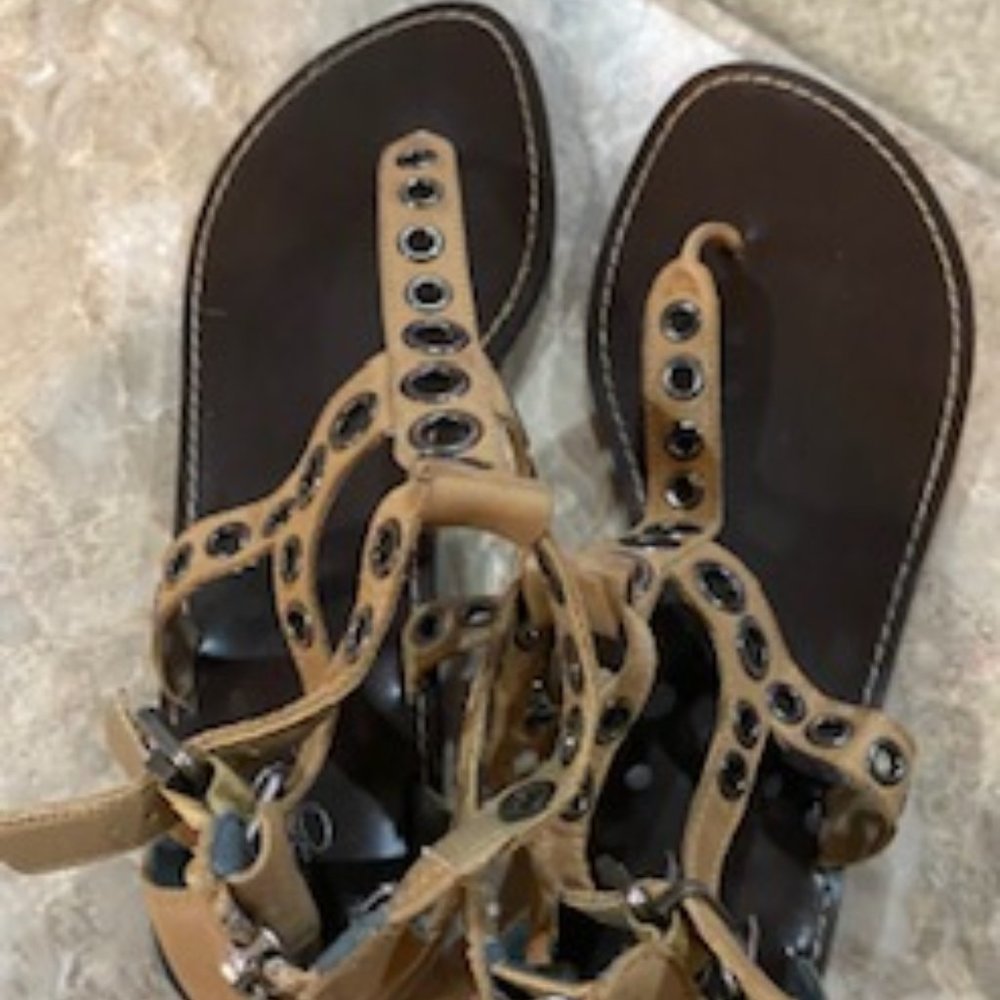 Halogen Women's  Leather Taupe Gladiator Thong Zipper Back  7 1/2 M size